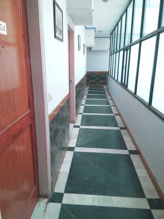 Hotel Queens Residency 古尔冈 外观 照片