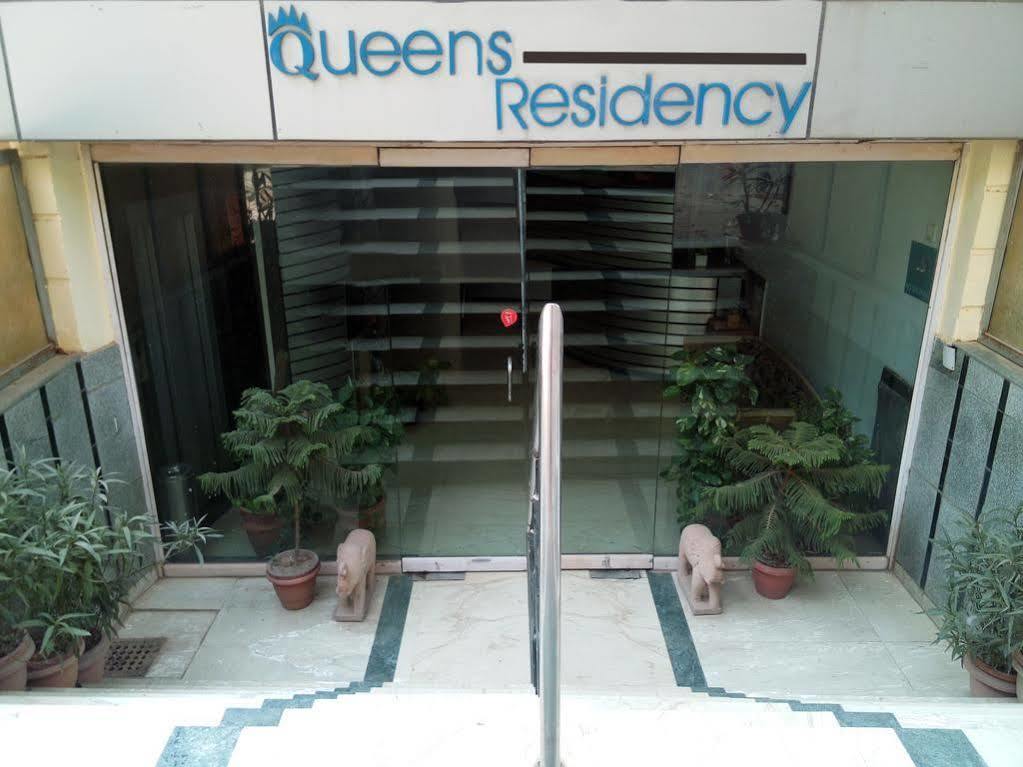Hotel Queens Residency 古尔冈 外观 照片